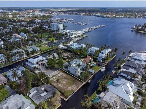 Aqualane Shores Naples Florida Real Estate