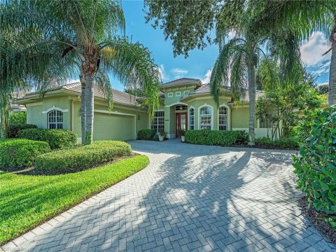 Banyan Woods Naples Florida Homes for Sale