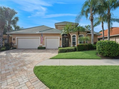 Banyan Woods Naples Real Estate