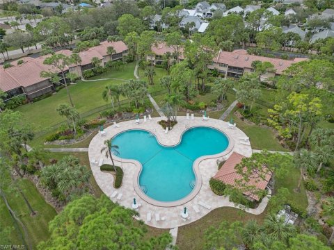 Coach House Naples Florida Condos for Sale