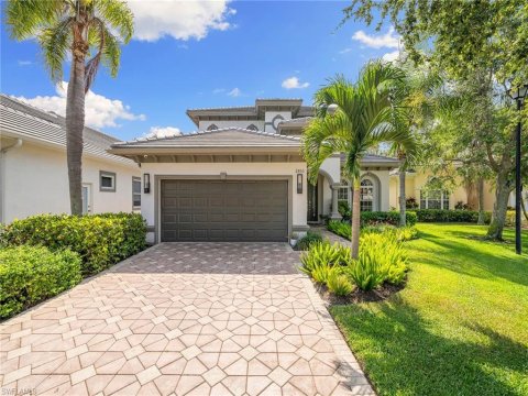 Coco Lakes Naples Florida Homes for Sale