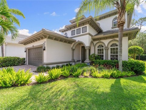 Coco Lakes Naples Florida Homes for Sale