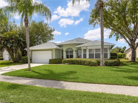 Crown Pointe Naples Florida Homes for Sale