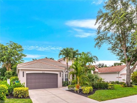 Laurel Lakes Naples Florida Homes for Sale