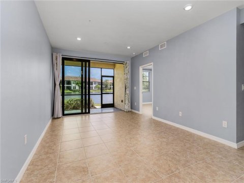 Livingston Lakes Naples Florida Condos for Sale