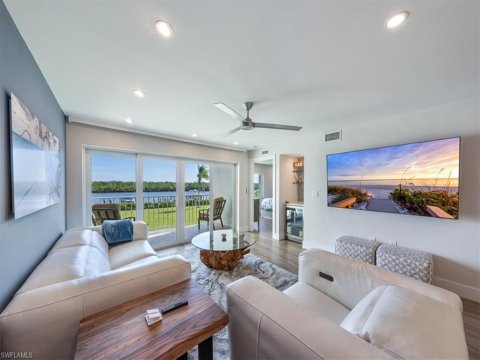 Mariners Cove Naples Florida Condos for Sale