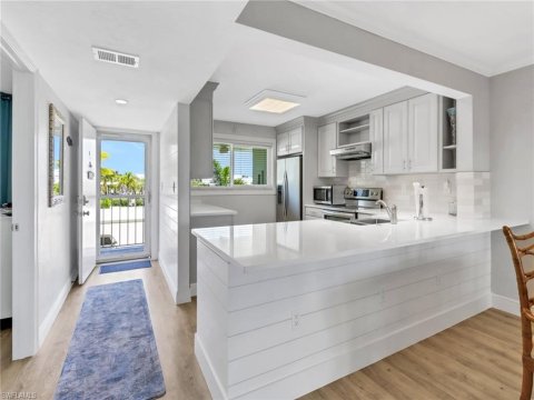 Mariners Cove Naples Florida Condos for Sale