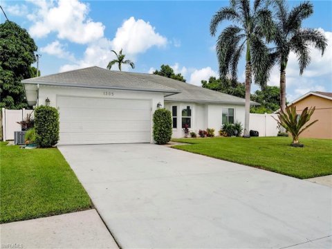 Naples Twin Lakes Real Estate