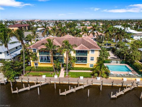 Oyster Bay Naples Florida Condos for Sale