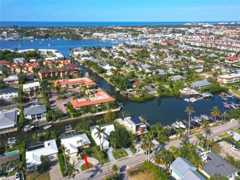 Oyster Bay Naples Real Estate