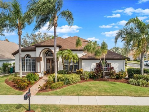 Pebblebrooke Lakes Naples Real Estate