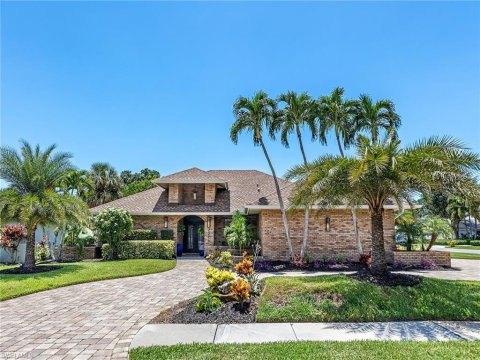 Pinewoods Naples Real Estate