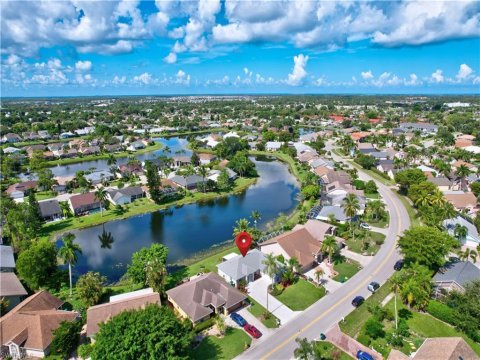 Queens Park Naples Florida Real Estate