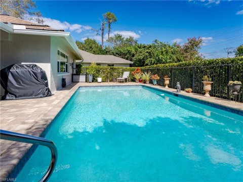 Queens Park Naples Real Estate