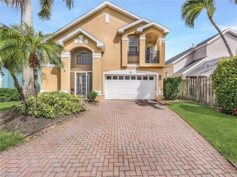 Queens Park Naples Real Estate