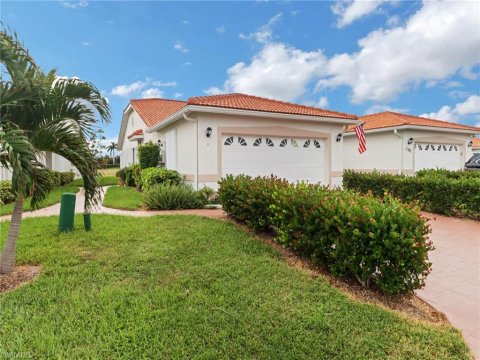 Sapphire Lakes Naples Real Estate