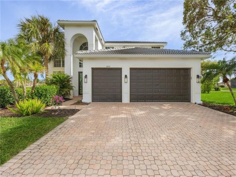 Saturnia Lakes Naples Real Estate