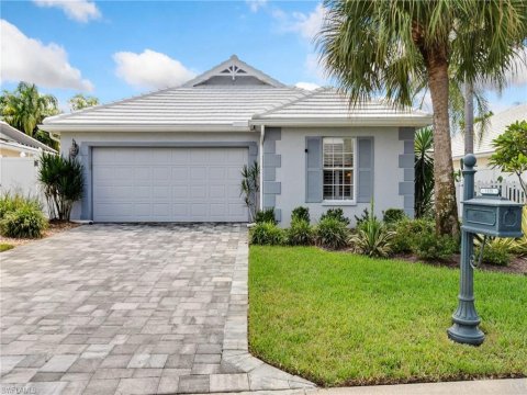 Sterling Oaks Naples Florida Real Estate