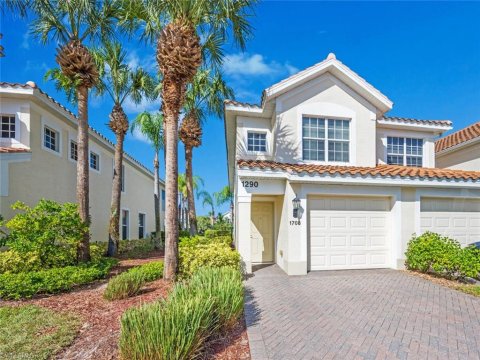 Stratford Place Naples Florida Condos for Sale