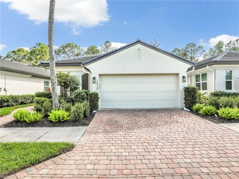 Tarpon Bay Naples Real Estate