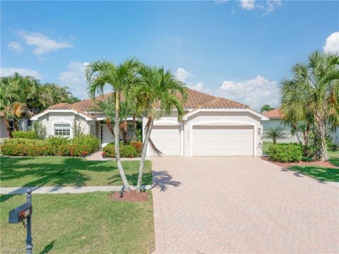 Valencia Lakes Naples Florida Homes for Sale