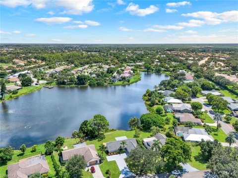 Victoria Park Naples Real Estate