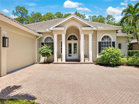 Wilshire Lakes Naples Florida Real Estate