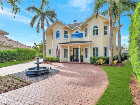 Wilshire Lakes Naples Real Estate