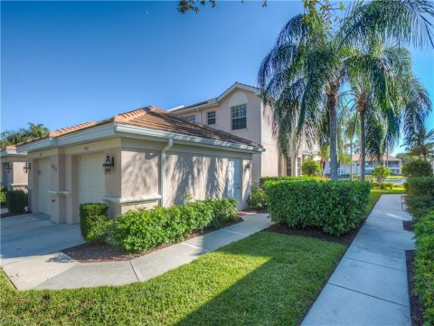 Wilshire Lakes Naples Real Estate